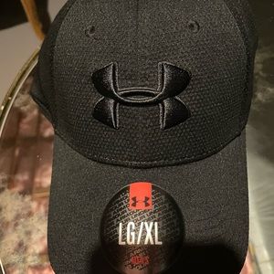 NWT Under Armour Ball-cap L / XL